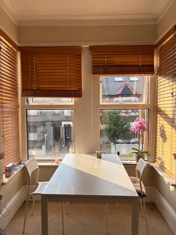 Room Cornwall Grove in Greater London