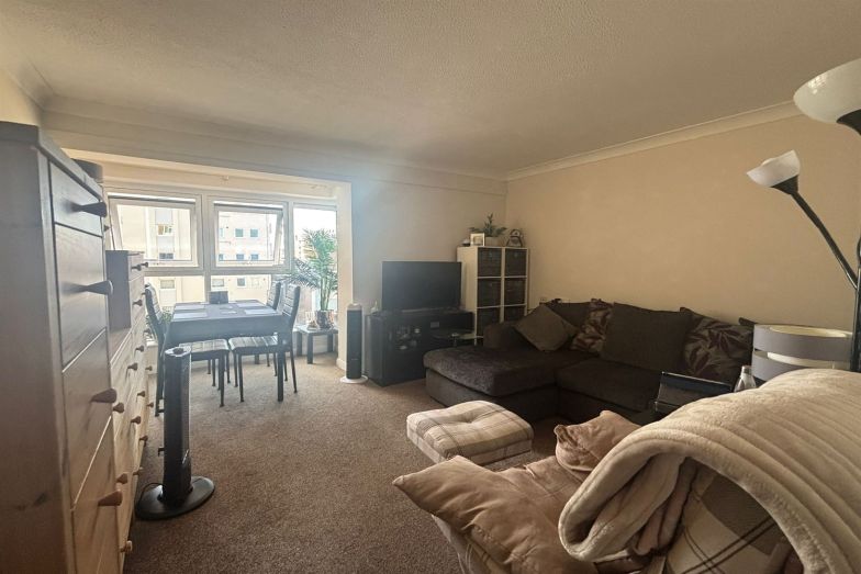 Flat Esplanade in Seaford