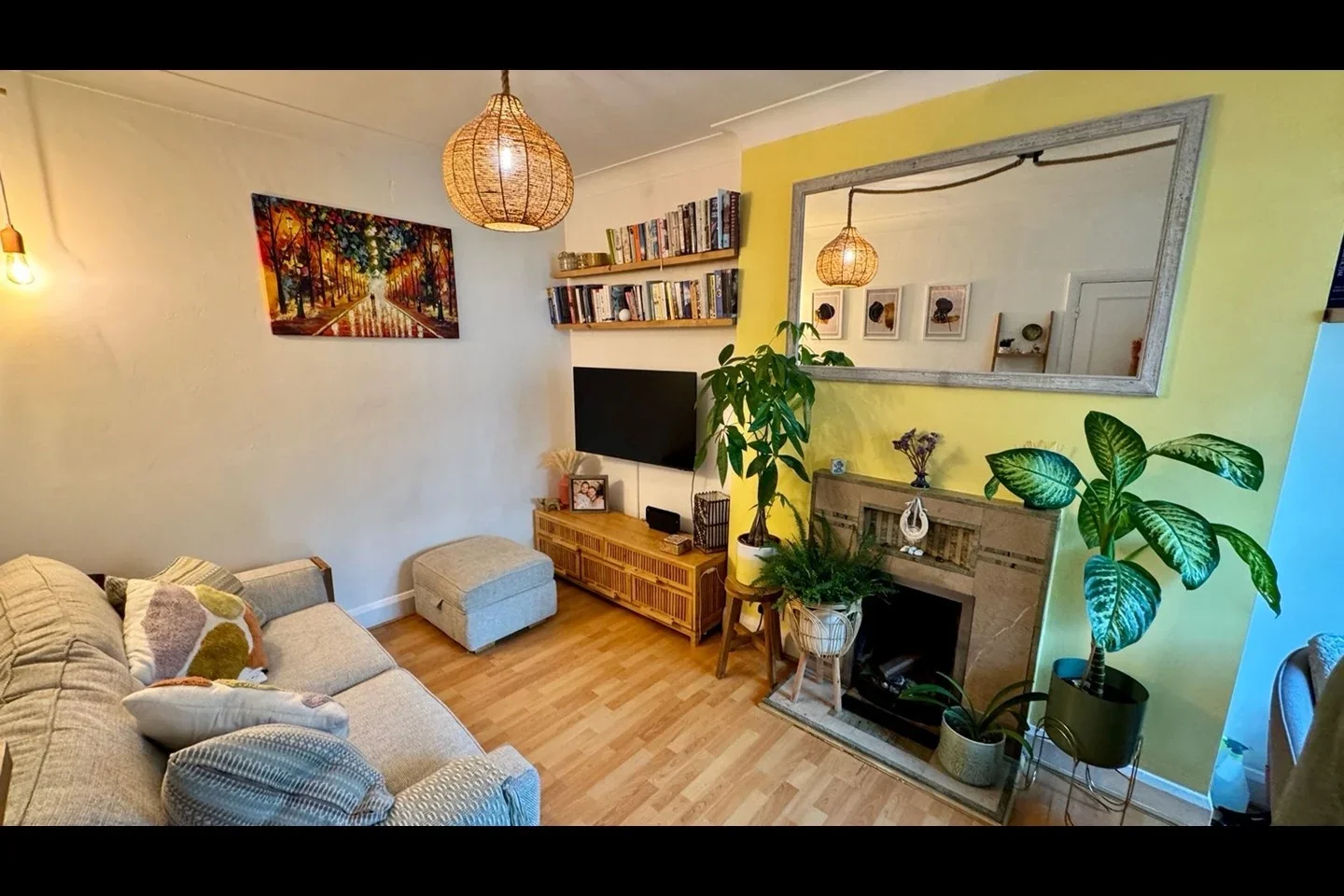 Flat Oakfield Court in Greater London