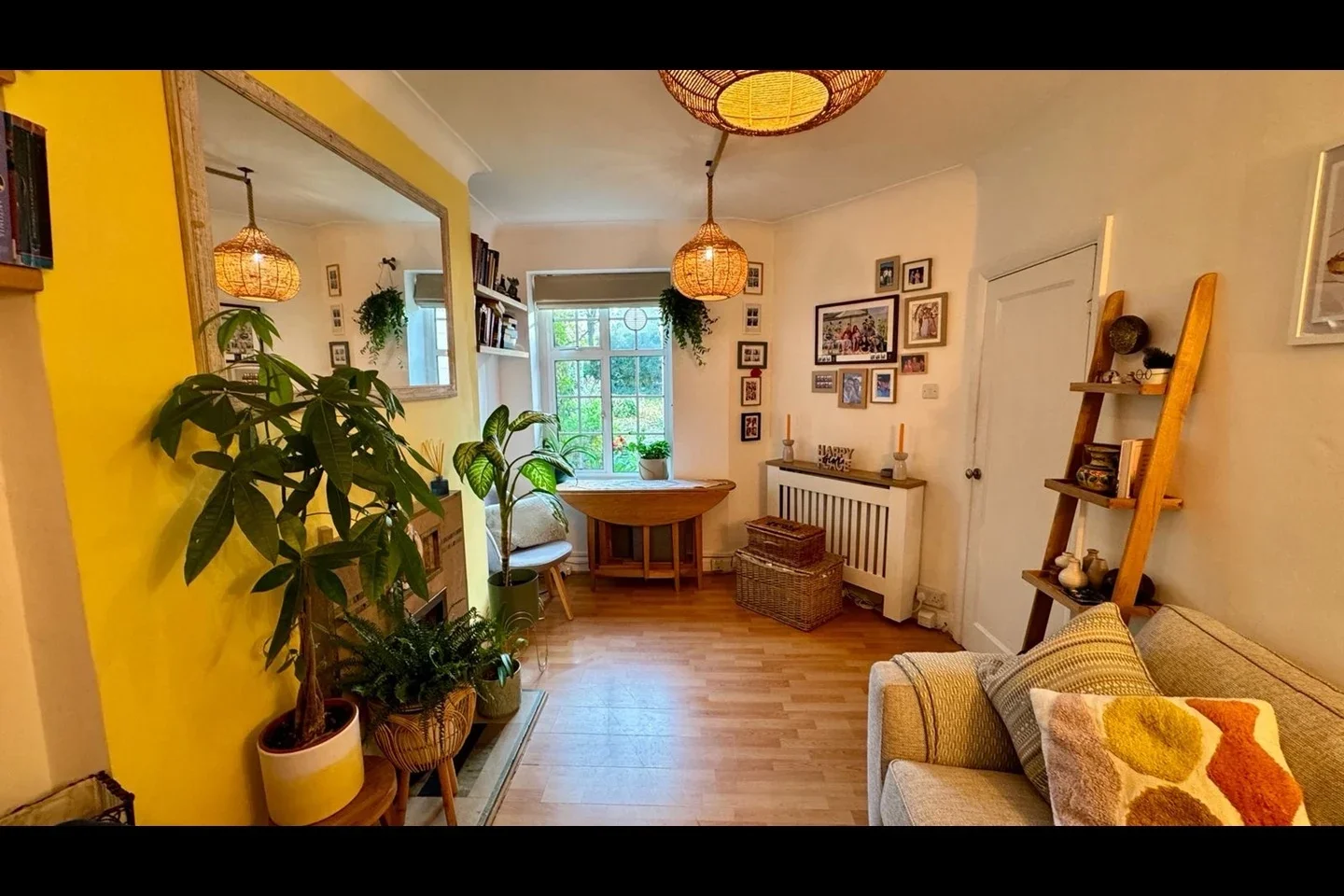 Flat Oakfield Court in Greater London