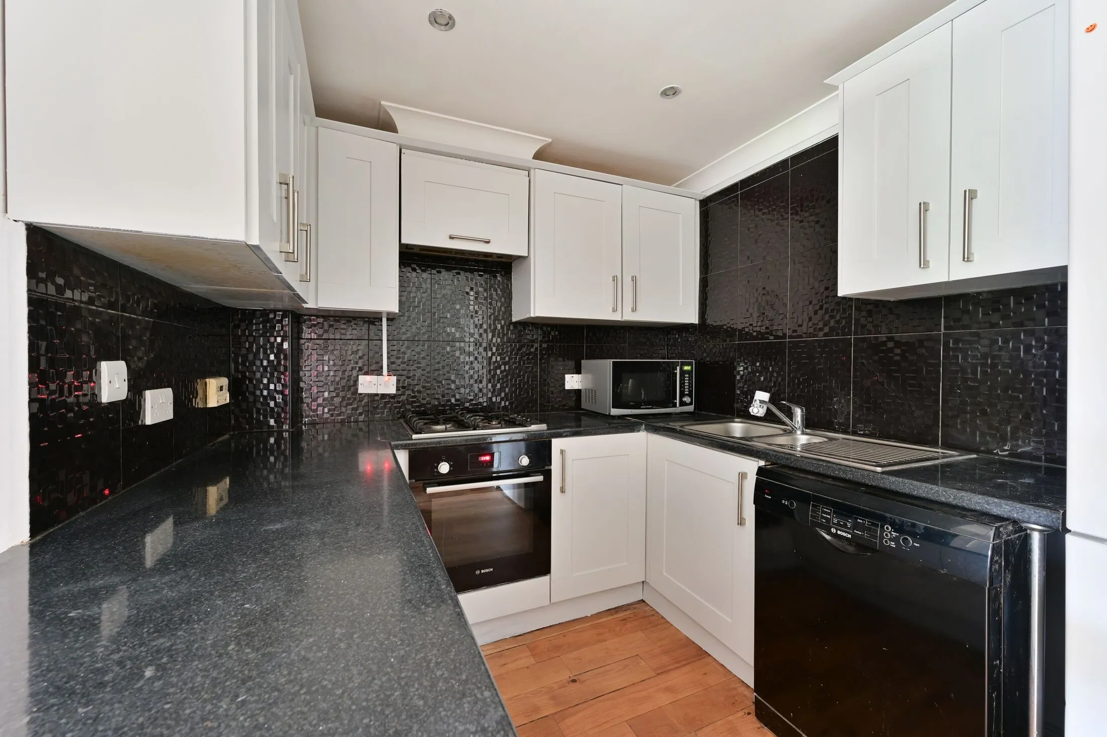 Flat Henfield Road in Greater London