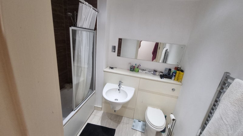 Room Galleon Way in Cardiff