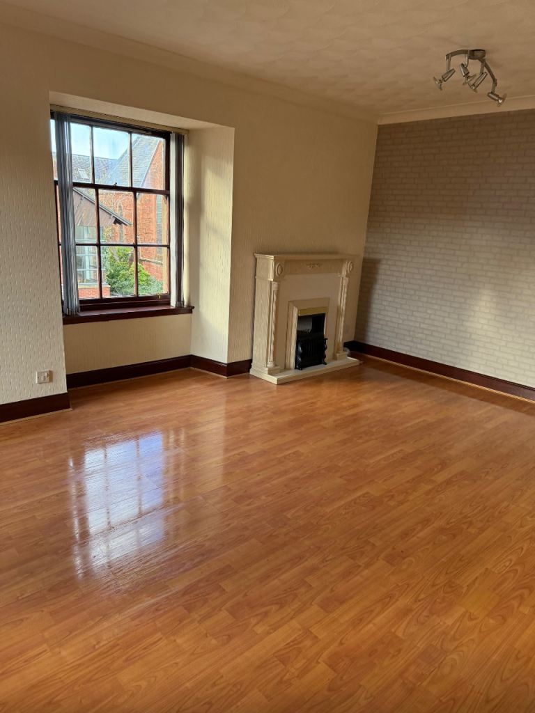 Flat Jamaica Street in Greenock