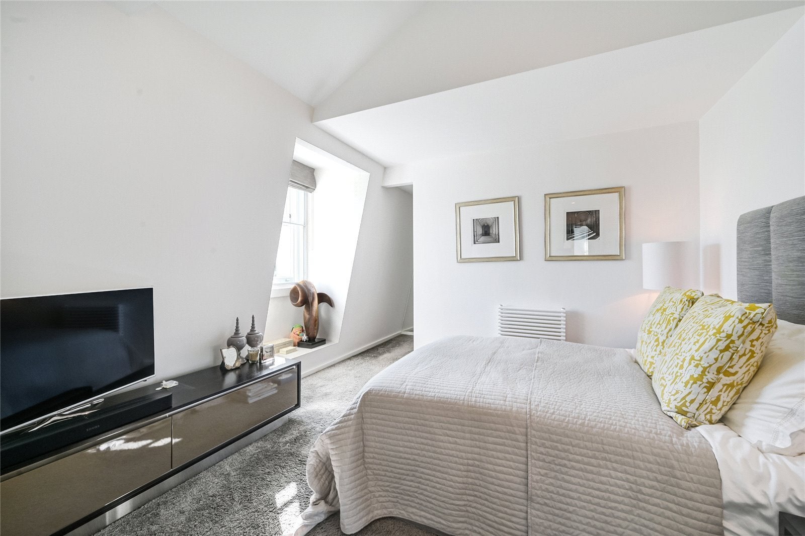 Flat Onslow Gardens in Greater London