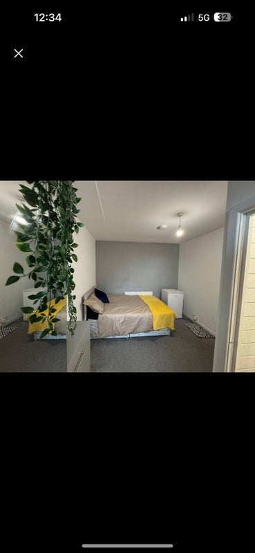 Room Brandreth Road in Sheffield