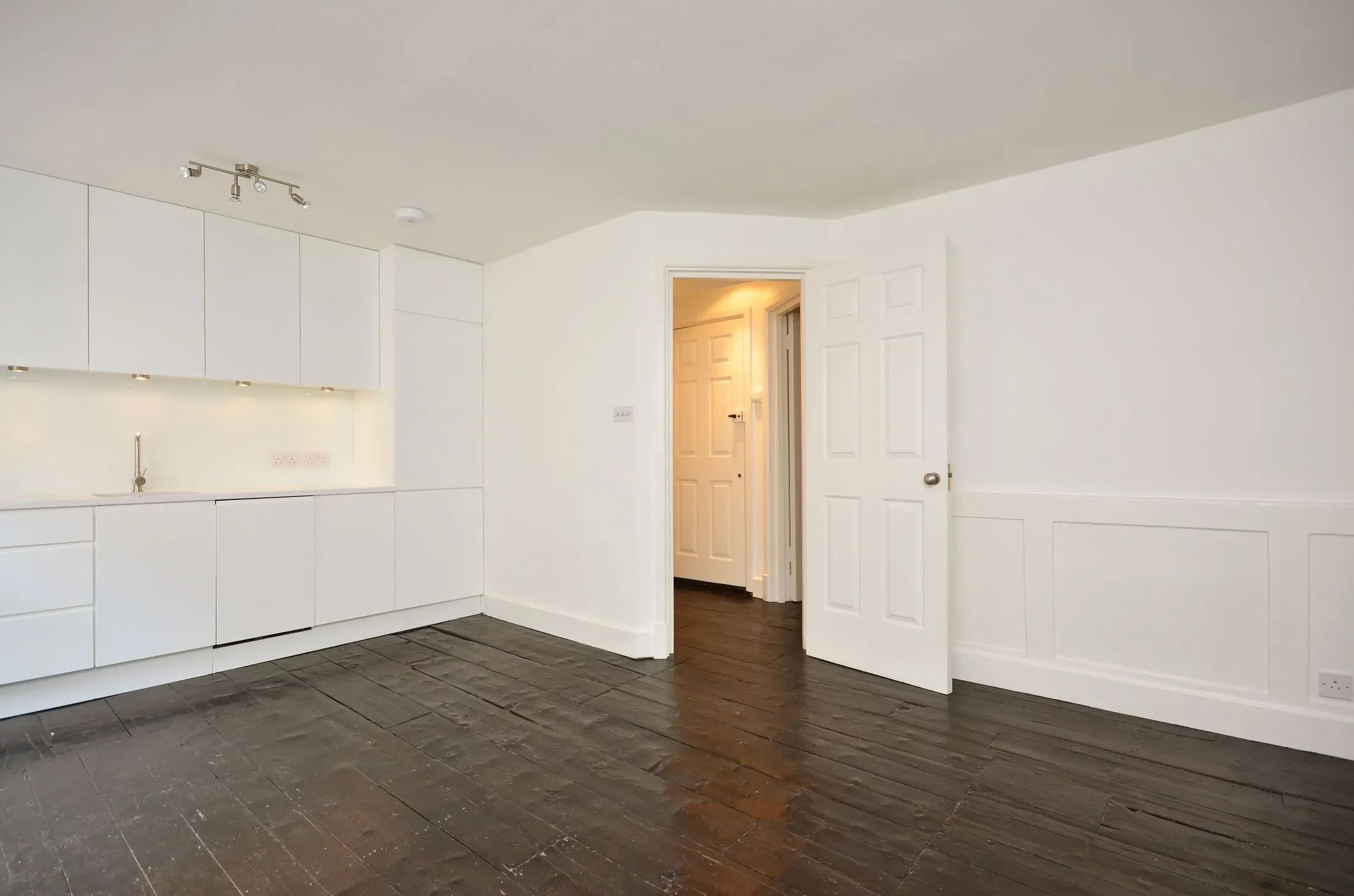 Flat Mandeville Place in City of Westminster