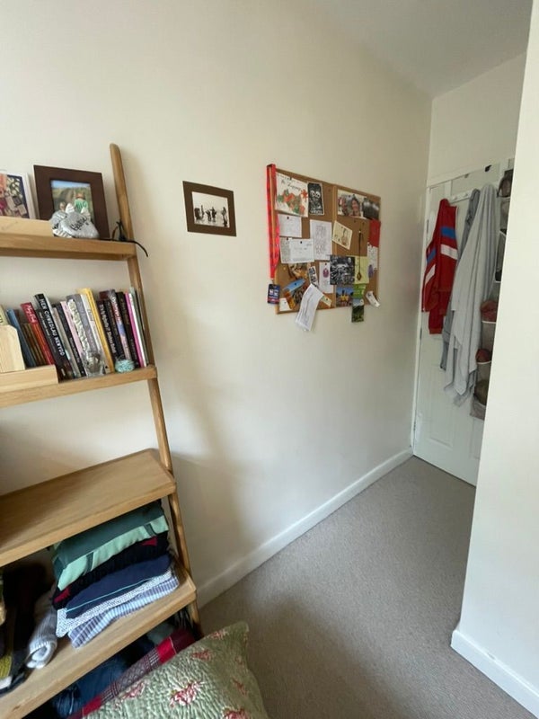 Room Albany Road in Cardiff