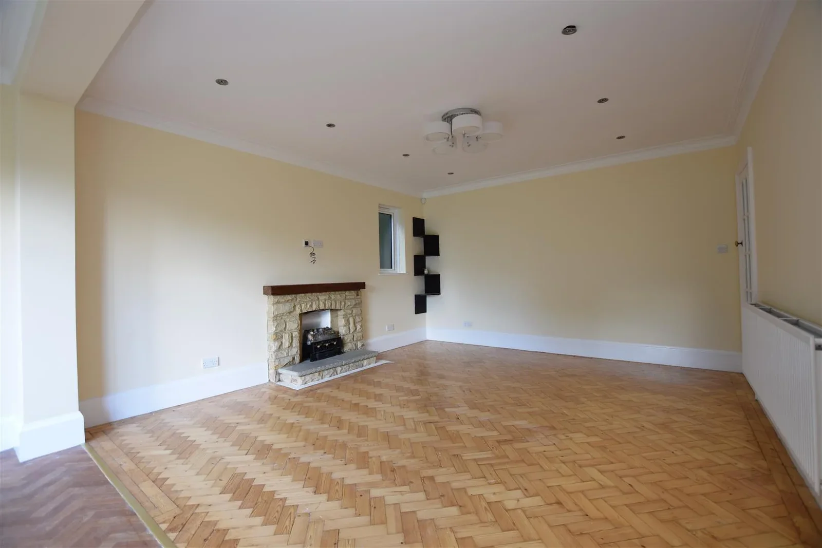 House Champneys Close in Greater London