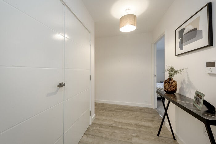 Flat Carlyon Road in London