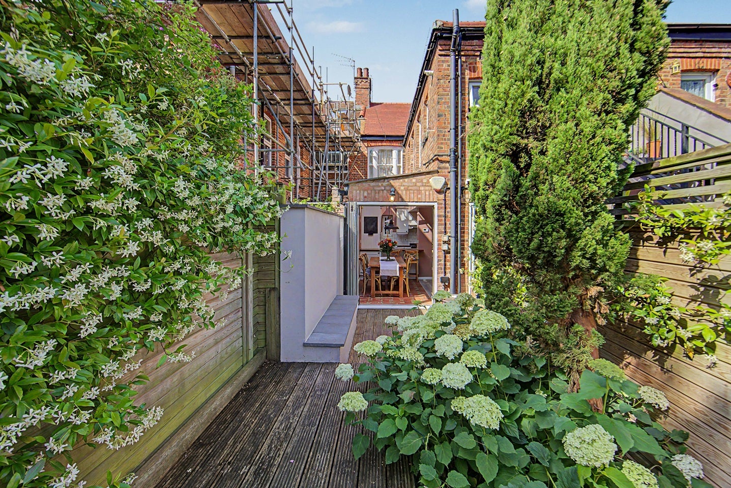 Flat Granville Road in Greater London