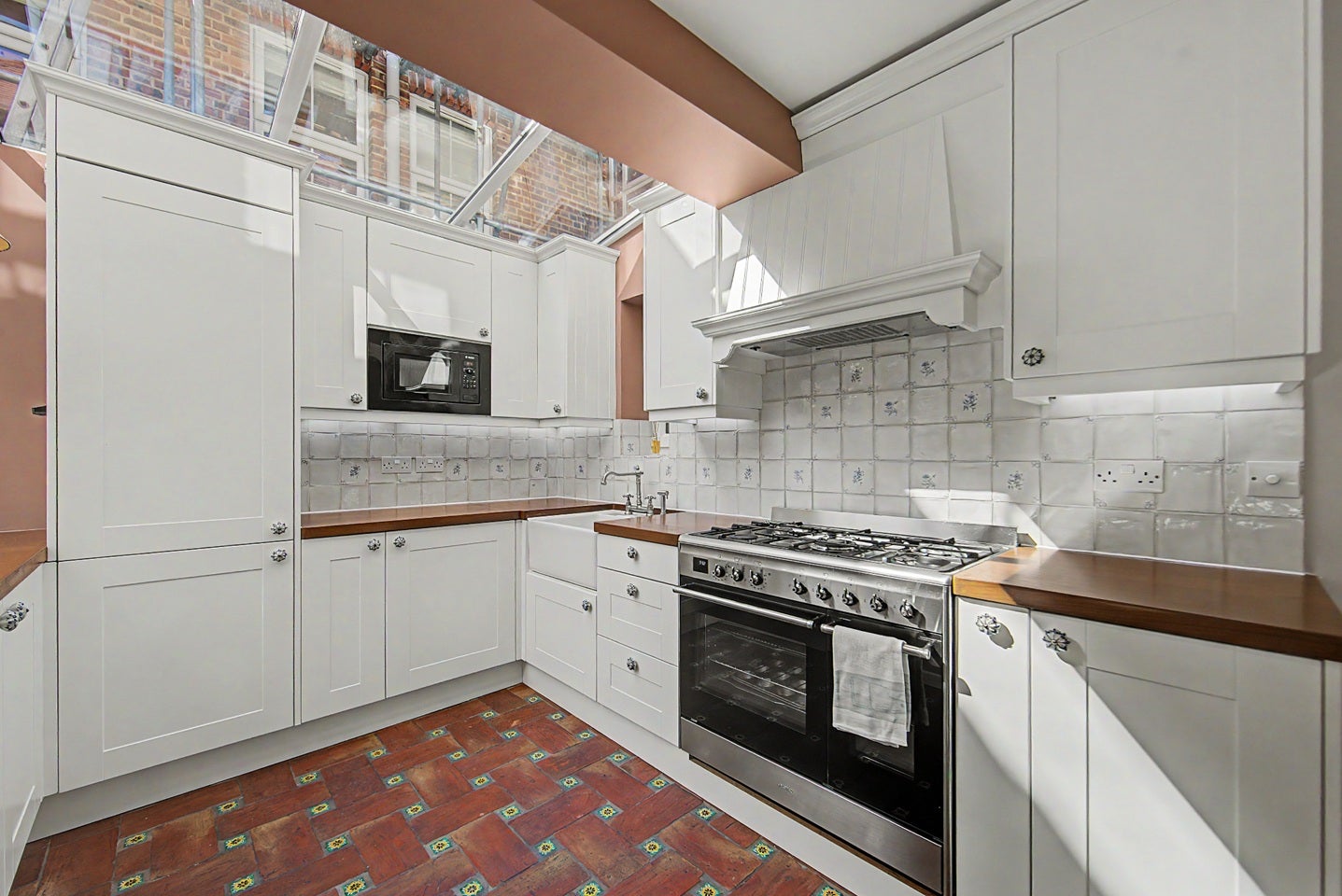 Flat Granville Road in Greater London