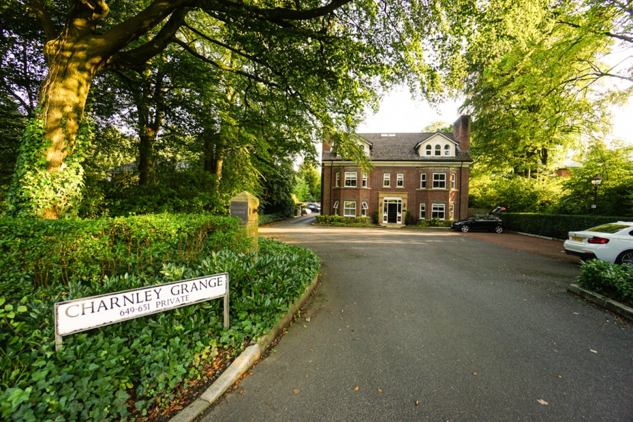 Flat Chorley New Road in Horwich