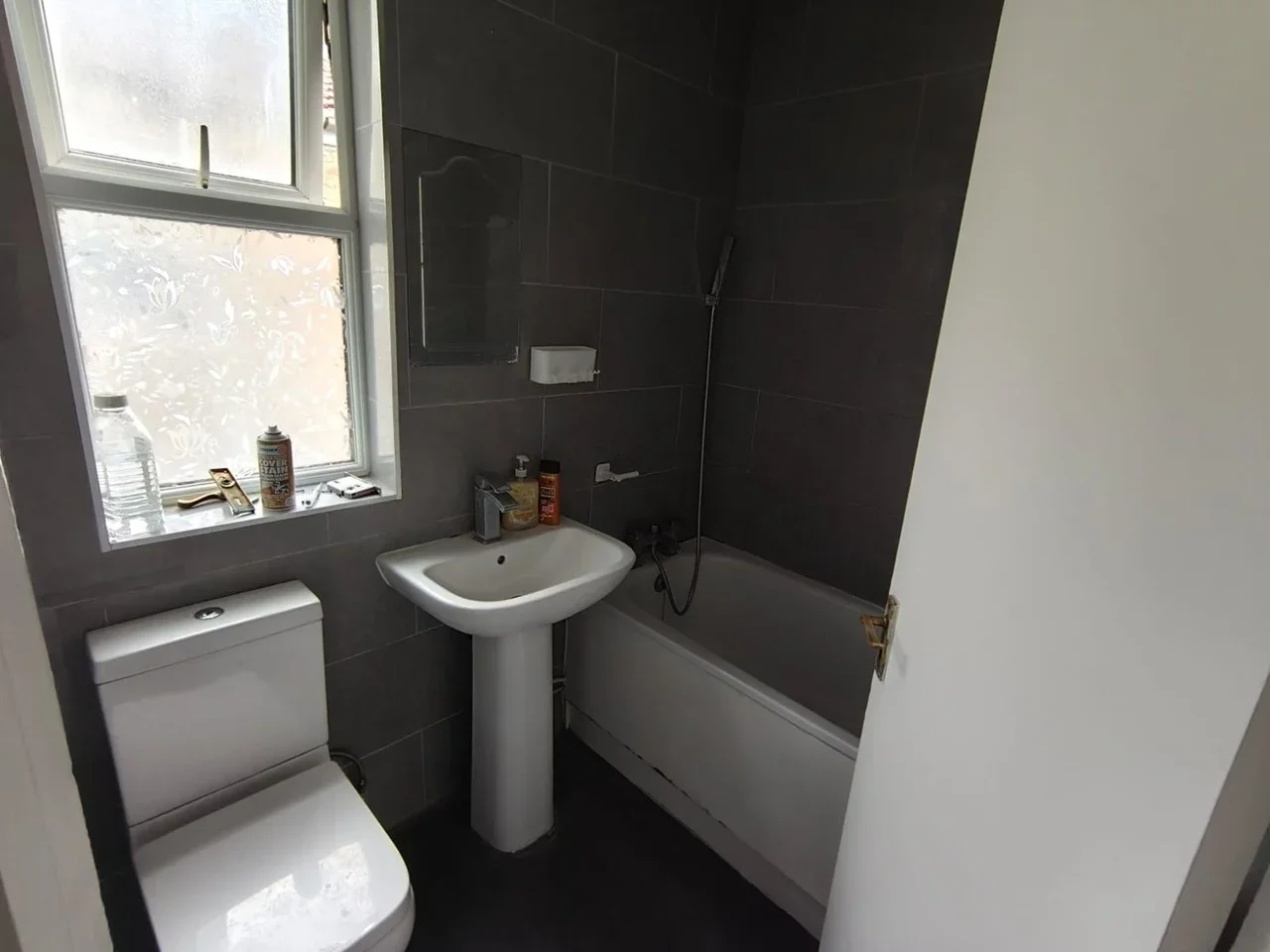 Flat Tavistock Avenue in Greater London
