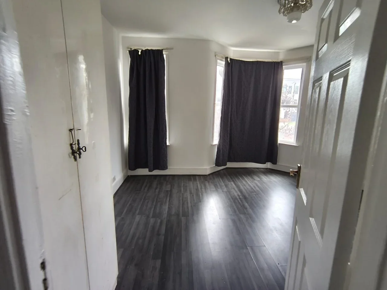 Flat Tavistock Avenue in Greater London
