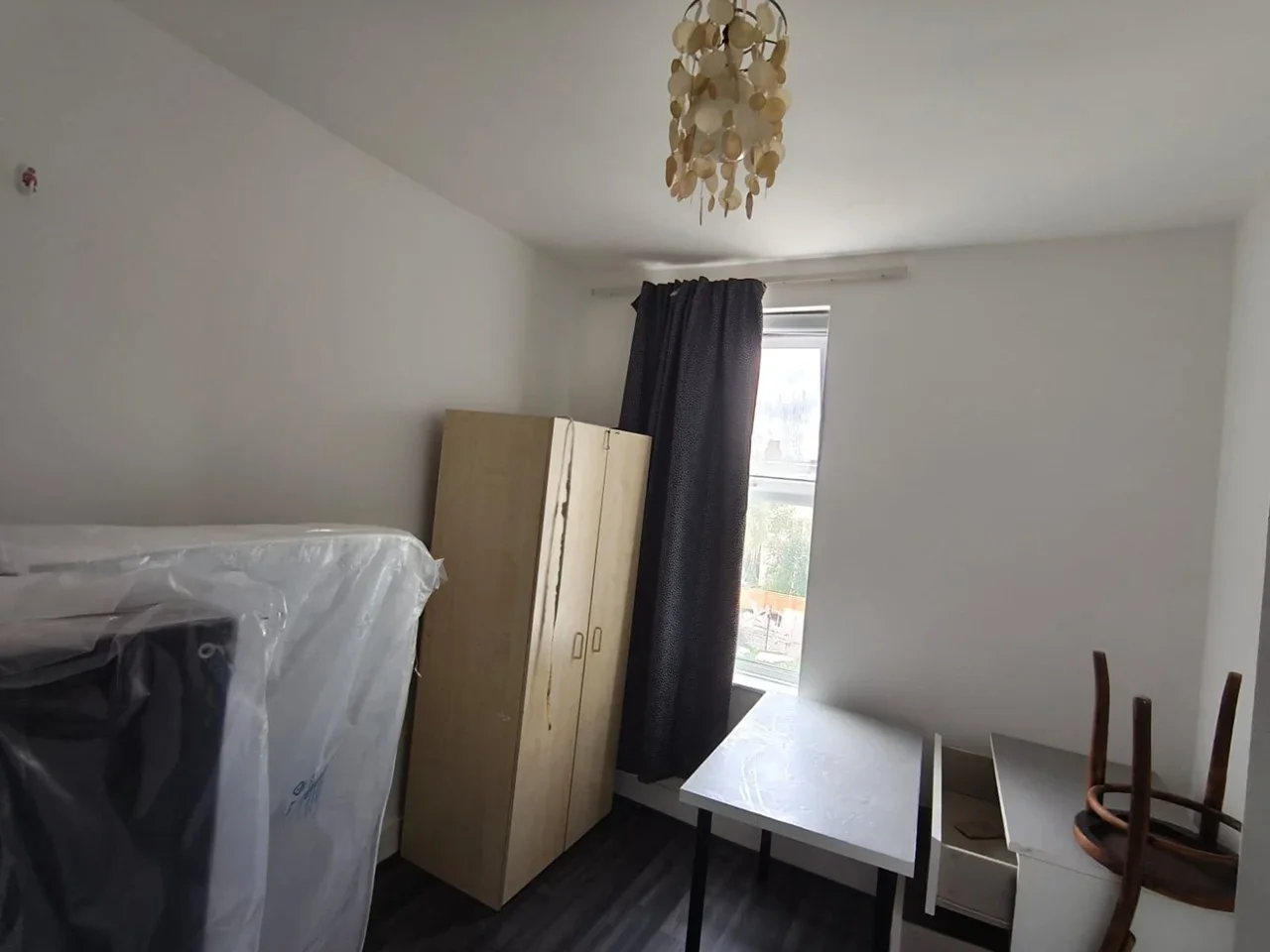 Flat Tavistock Avenue in Greater London