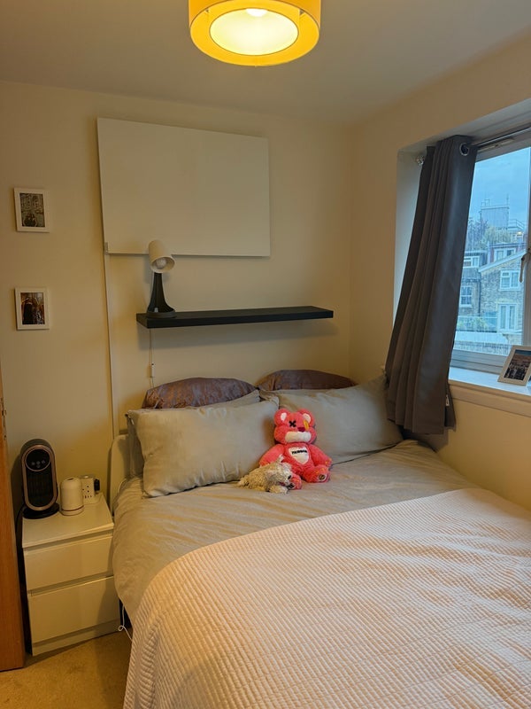 Room Trinity Road in Greater London