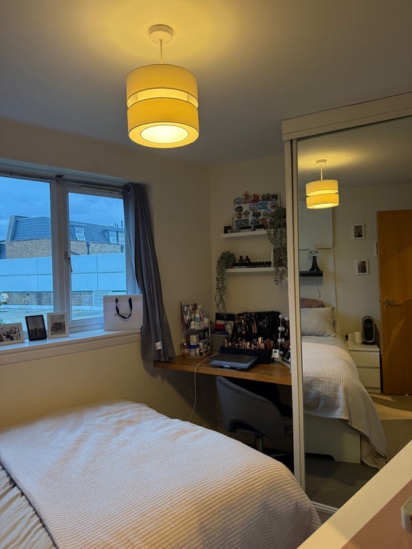 Room Trinity Road in Greater London