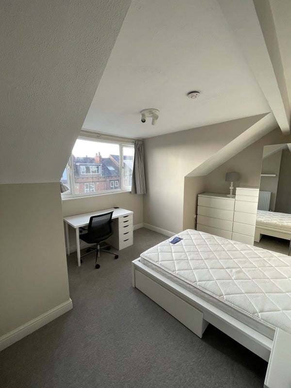 Room Cross Hartley Avenue in Leeds