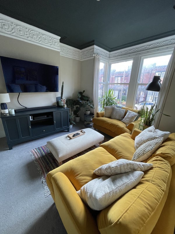 Room Cross Hartley Avenue in Leeds