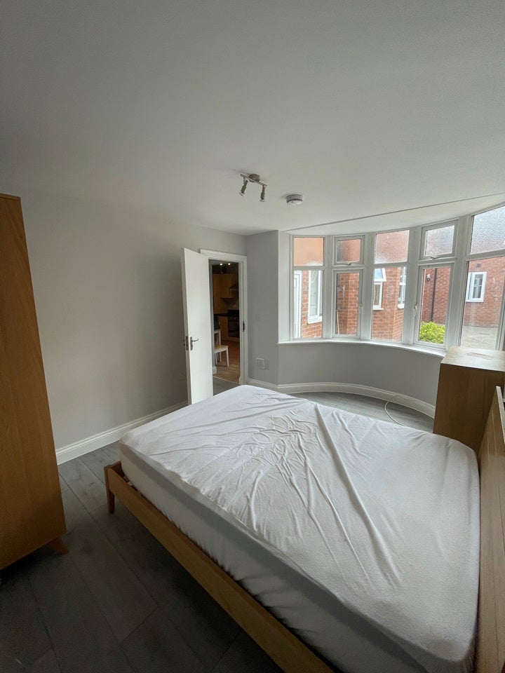 Flat Dodsworth Avenue in York