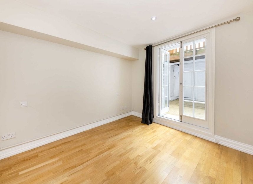 Flat Mornington Crescent in Greater London