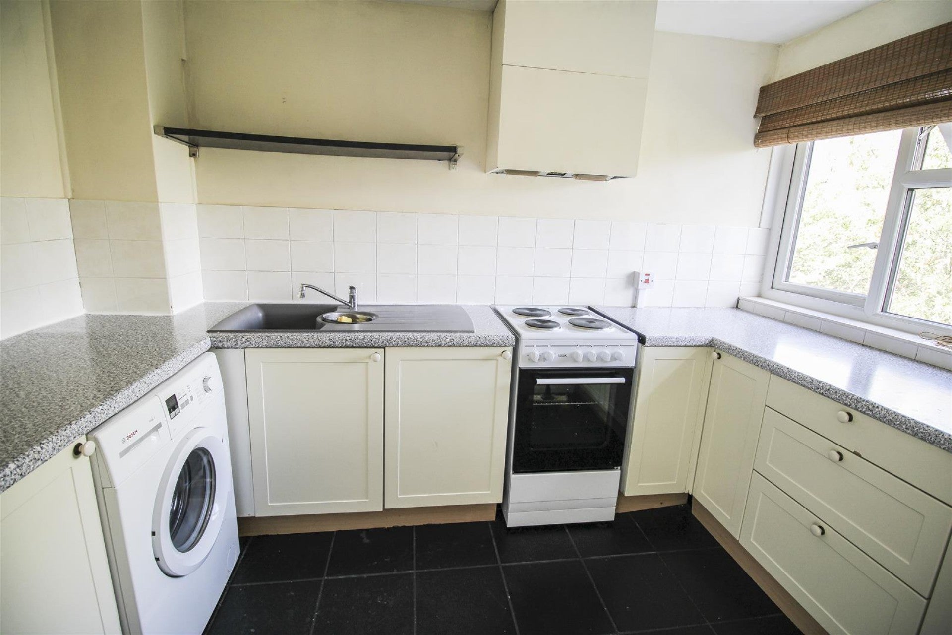 Flat Altham Grove in Harlow