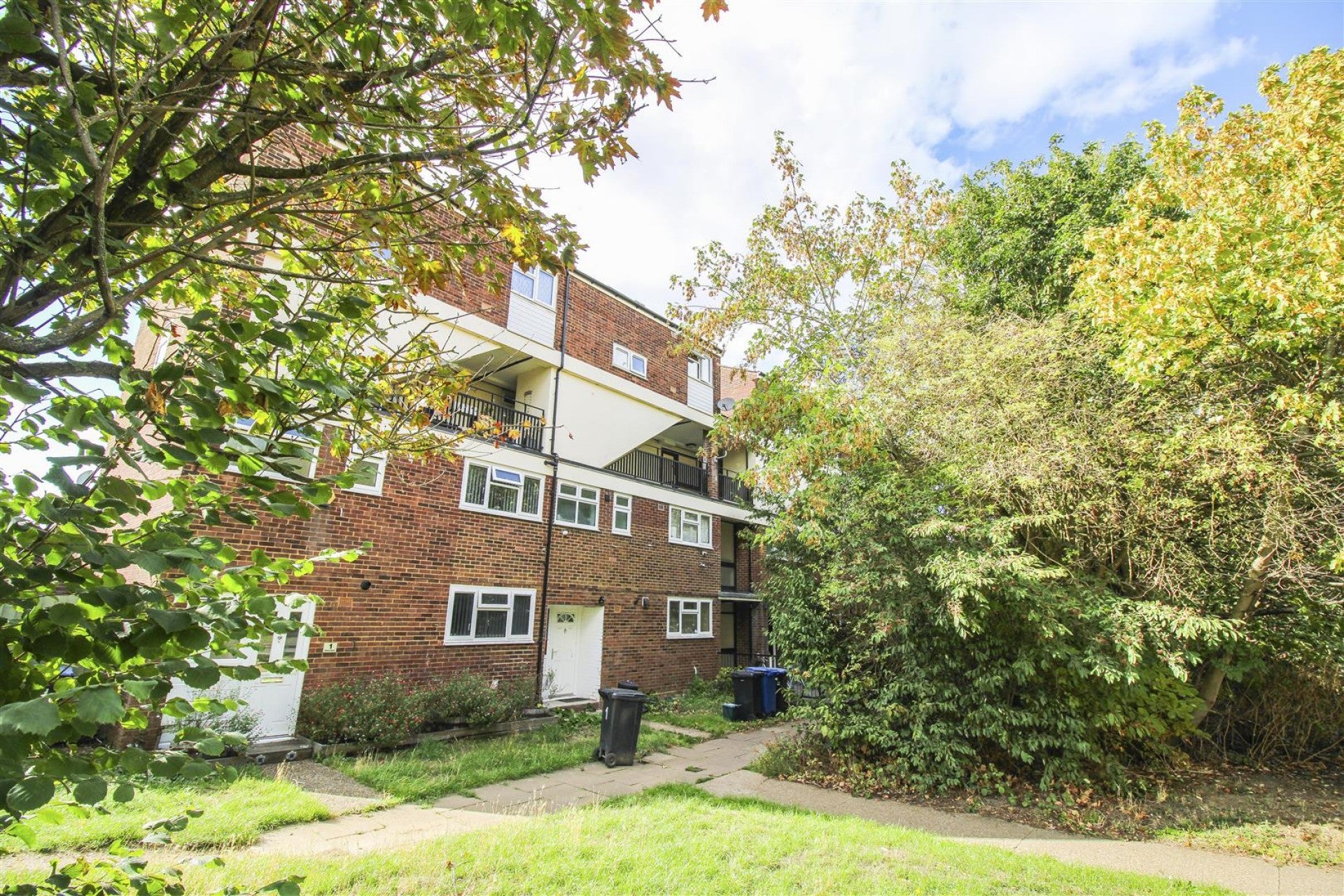 Flat Altham Grove in Harlow