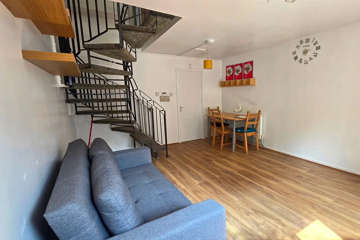 House Oakley Close in Greater London