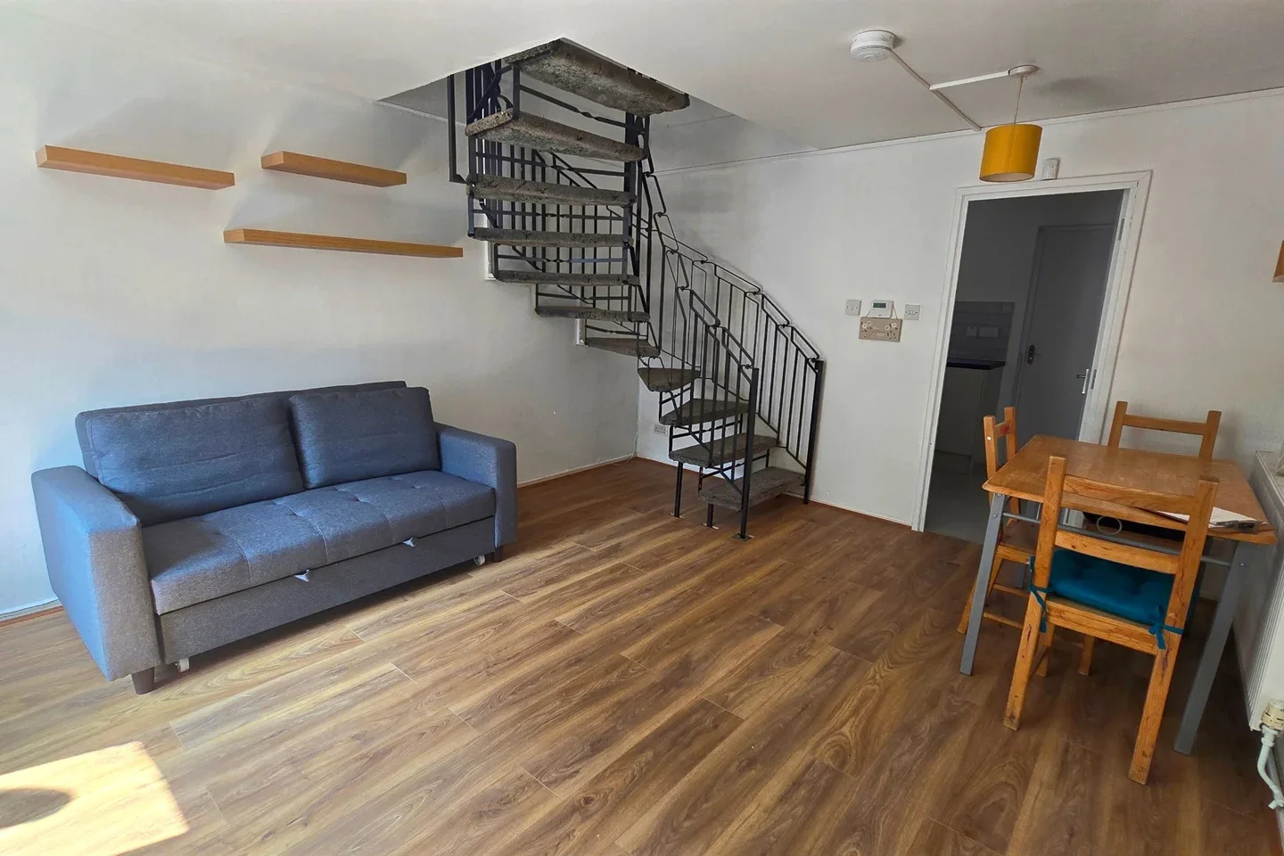 House Oakley Close in Greater London