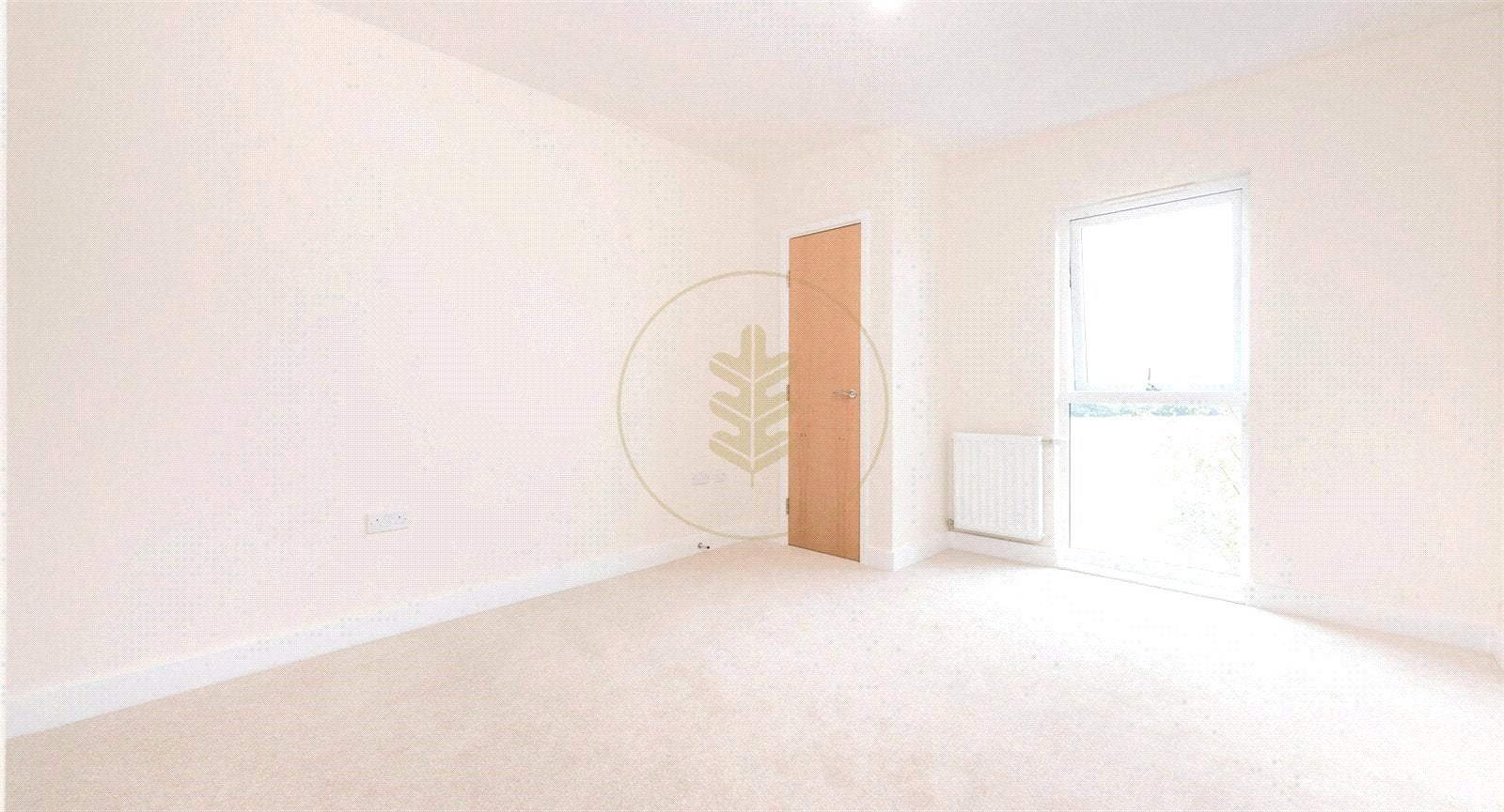 Flat Clitterhouse Crescent in Greater London