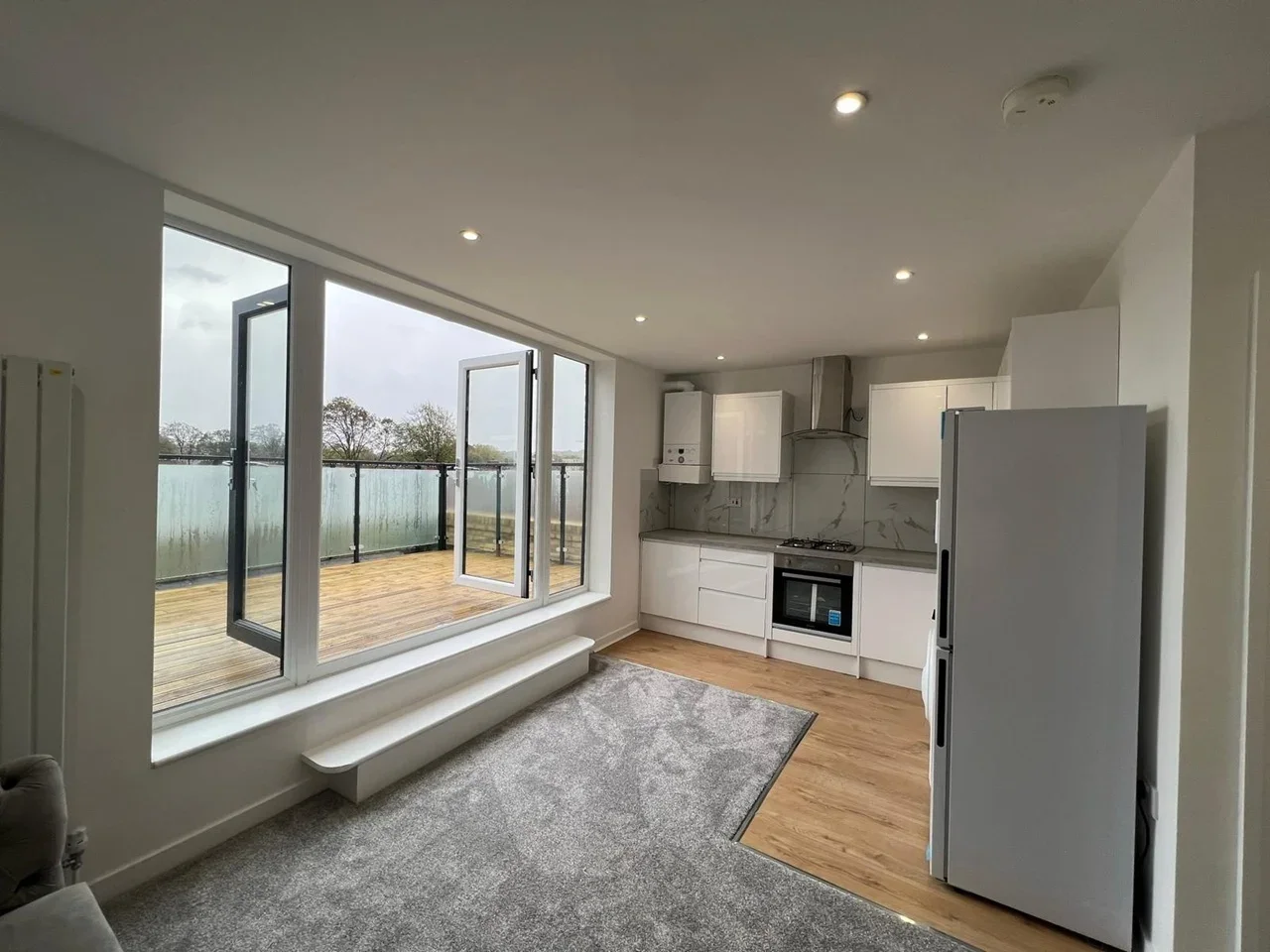 Flat Rye Lane in Greater London