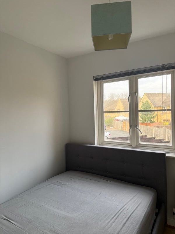 Room Chestnut Grove in Greater London