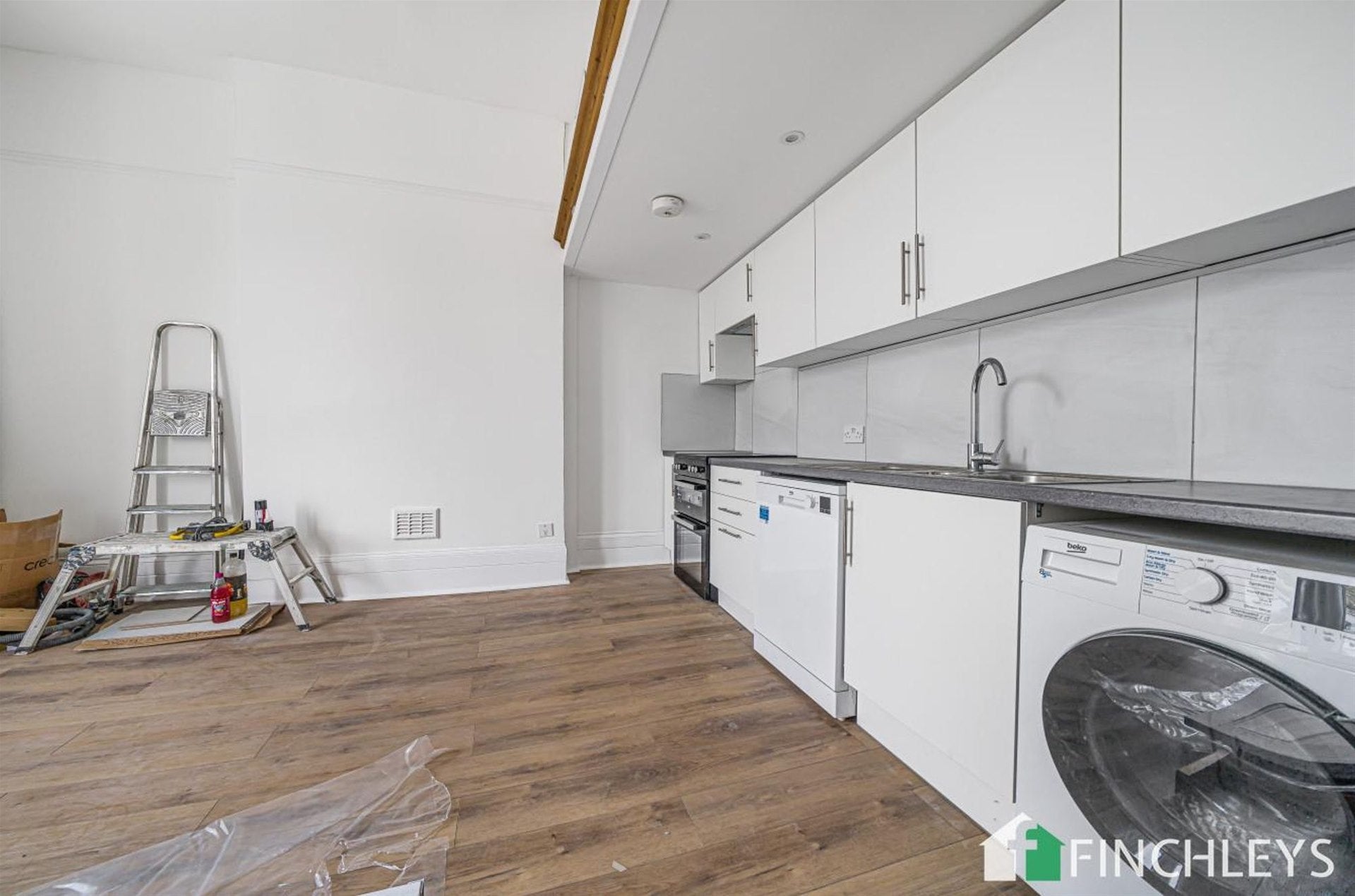 Flat Lichfield Grove in Greater London