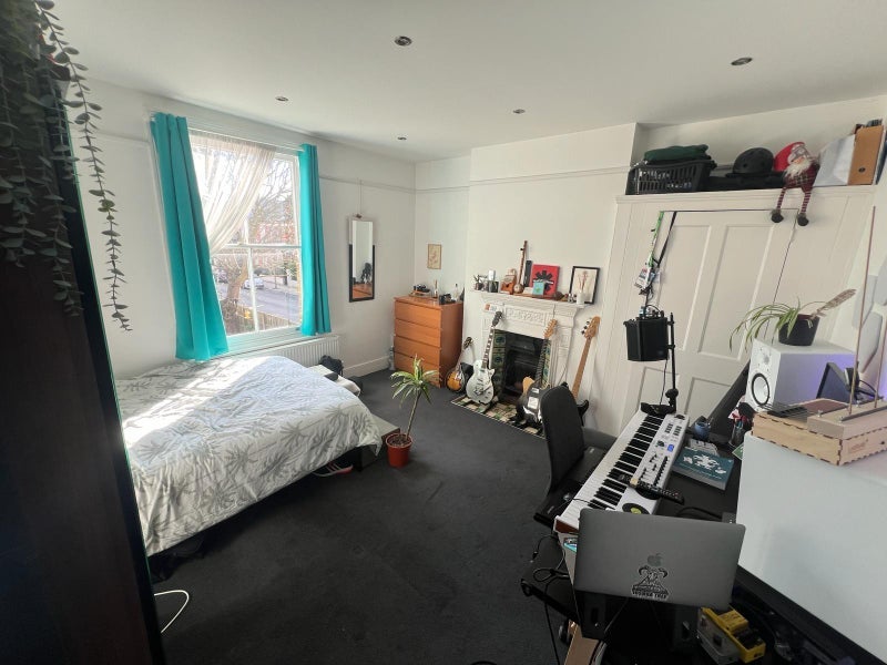 Room Idmiston Road in Greater London