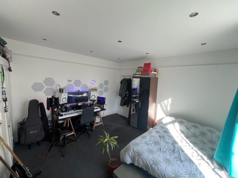 Room Idmiston Road in Greater London