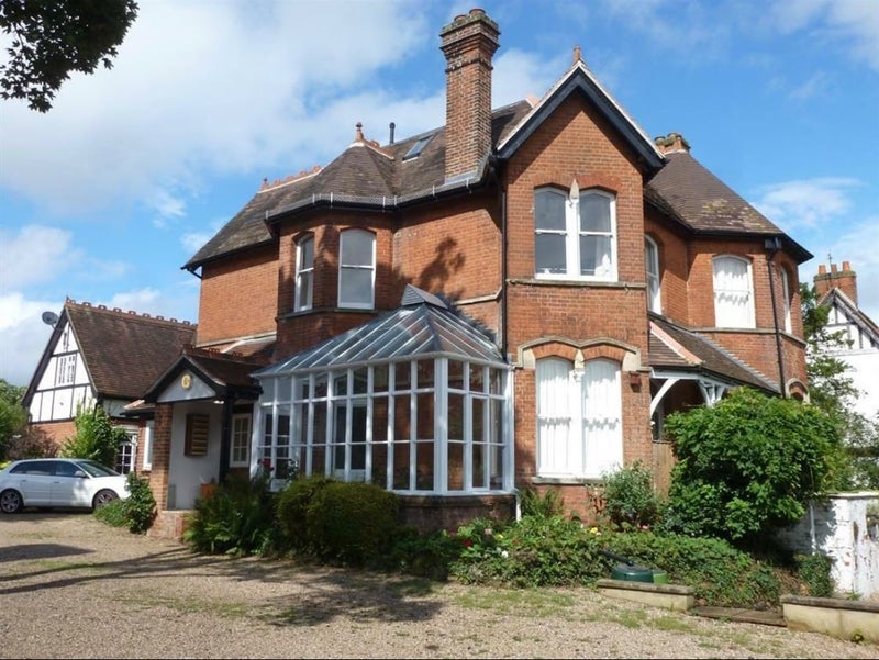 Room Boyn Hill Avenue in Maidenhead