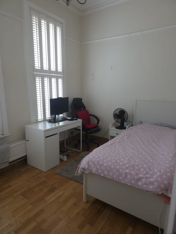 Room Boyn Hill Avenue in Maidenhead