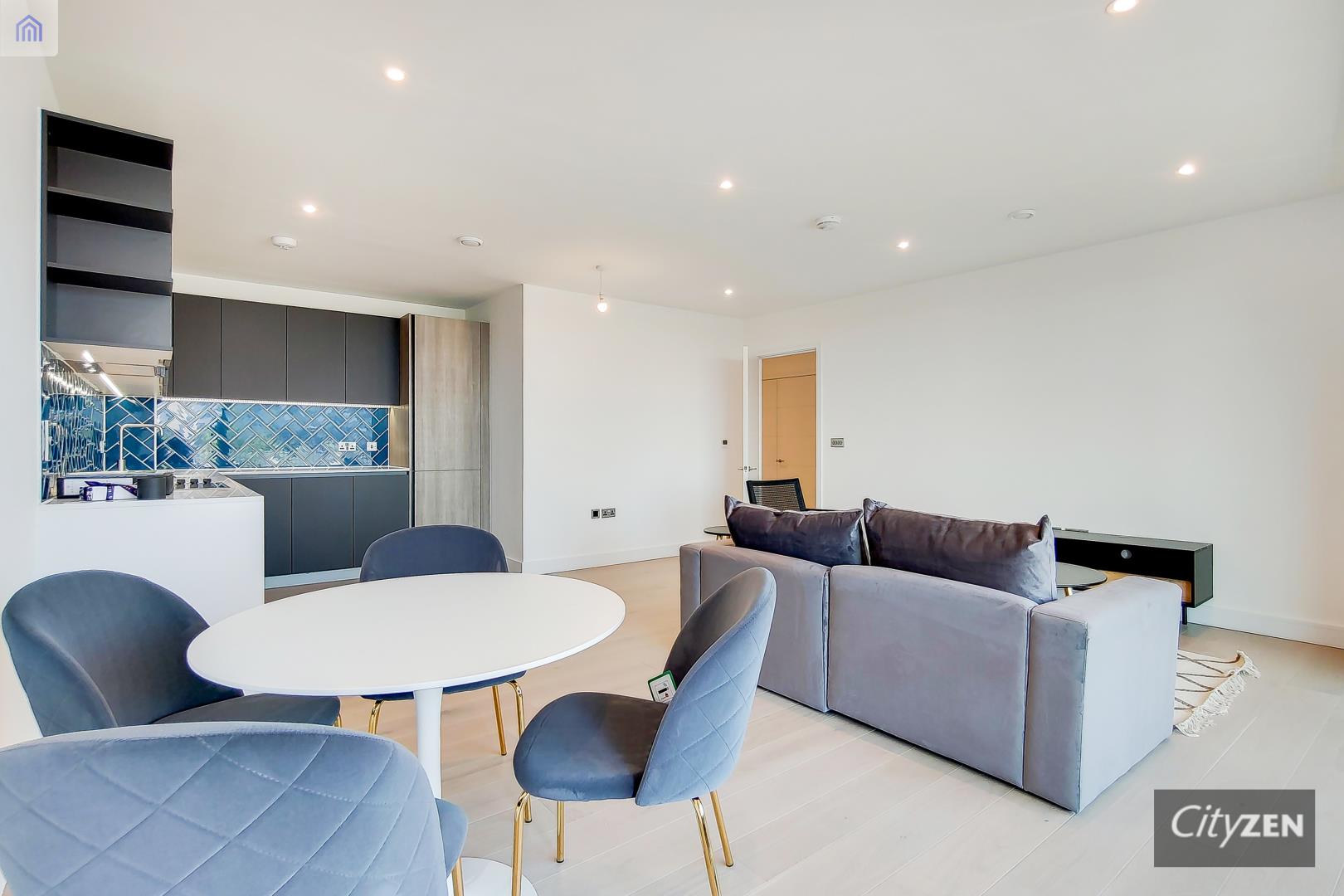 Flat Cremer Street in Greater London
