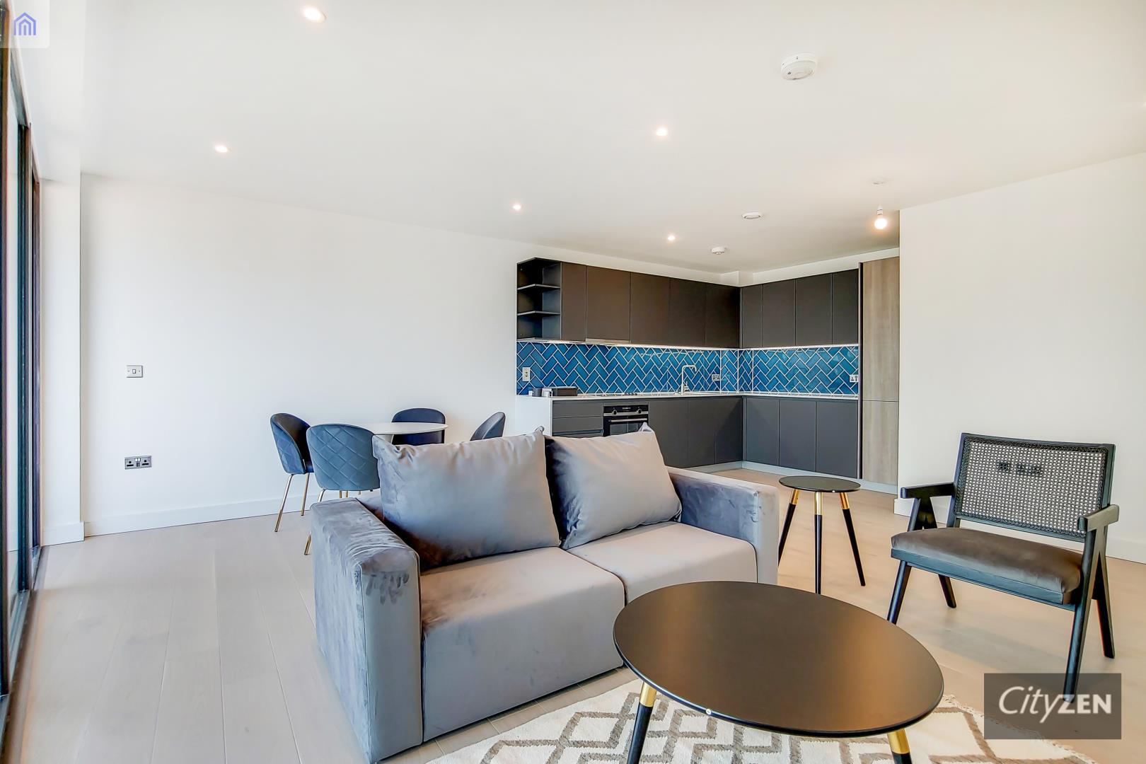 Flat Cremer Street in Greater London