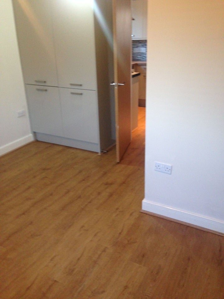 Flat Delrene Road in Birmingham