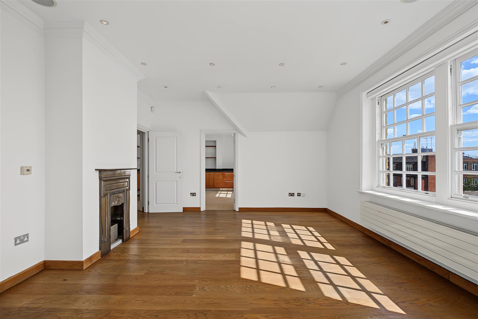 Flat Bracknell Gardens in London