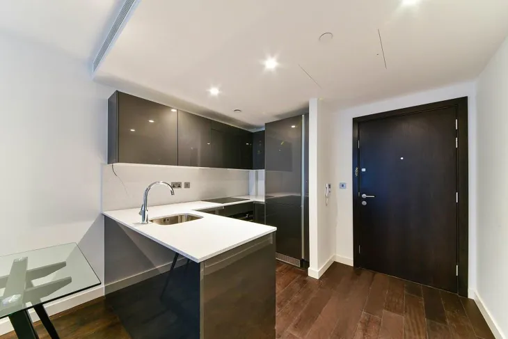 Flat Bridle Mews in Greater London