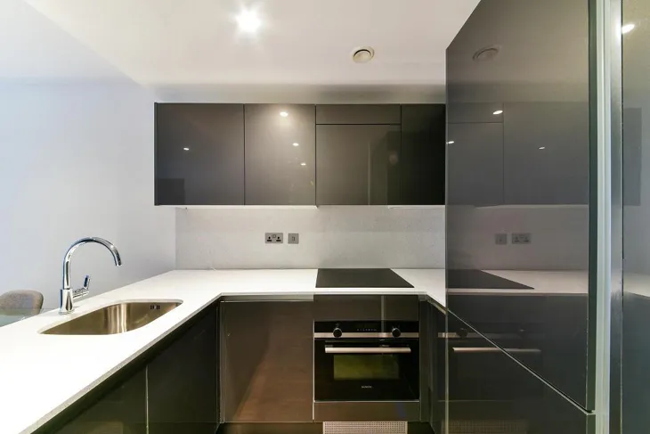 Flat Bridle Mews in Greater London