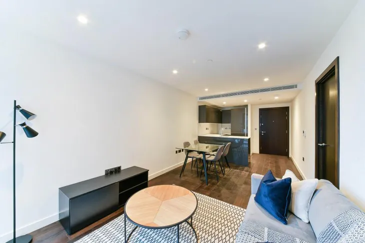 Flat Bridle Mews in Greater London