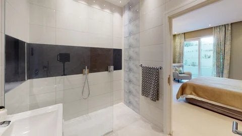 House Bramcote Road in Greater London