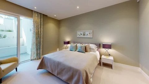 House Bramcote Road in Greater London