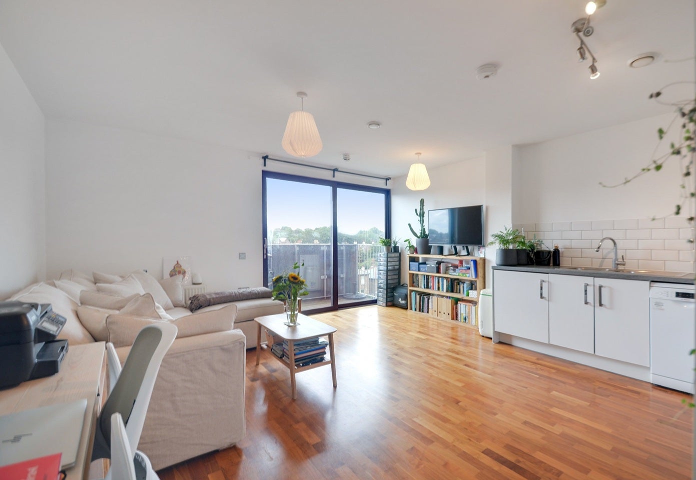 Flat Thurston Road in Greater London