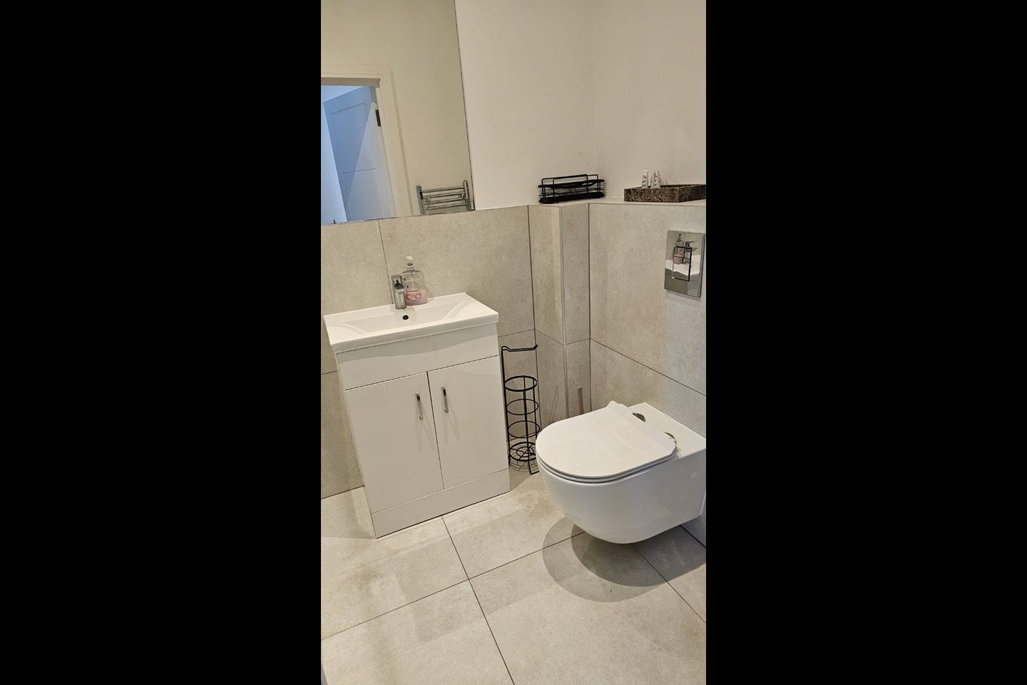 Flat Wadham Gardens in Greater London