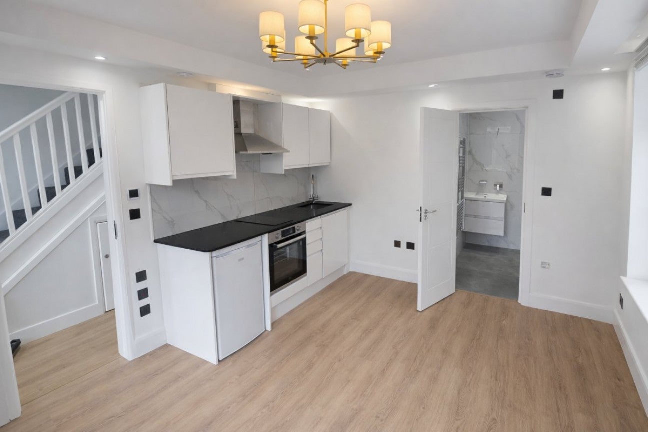 Flat Banstock Road in Greater London
