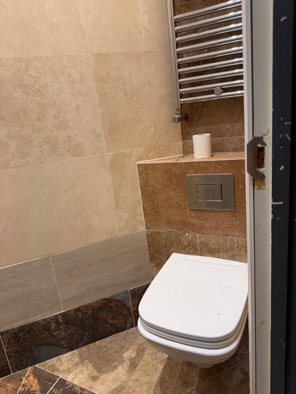 Flat Abinger Road in Greater London